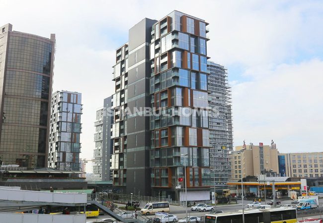 Immobilier Commercial Près De L'e-5 À Bakirkoy 1