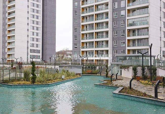 Luxurious Apartments in Istanbul Bahcesehir with Lake View 17