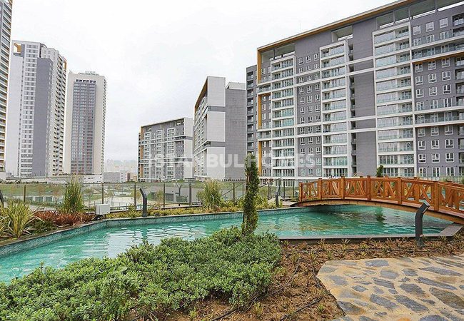 Luxurious Apartments in Istanbul Bahcesehir with Lake View 15