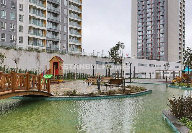 Luxurious Apartments in Istanbul Bahcesehir with Lake View 1