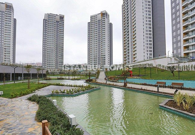 Luxurious Apartments in Istanbul Bahcesehir with Lake View 11