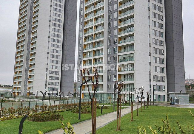 Luxurious Apartments in Istanbul Bahcesehir with Lake View 9