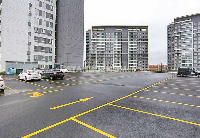 Luxurious Apartments in Istanbul Bahcesehir with Lake View 7