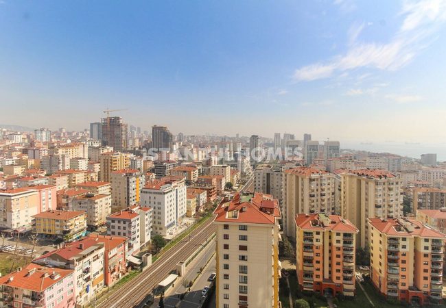 Fantastic Apartments with Sea and Island Views in Kartal 4