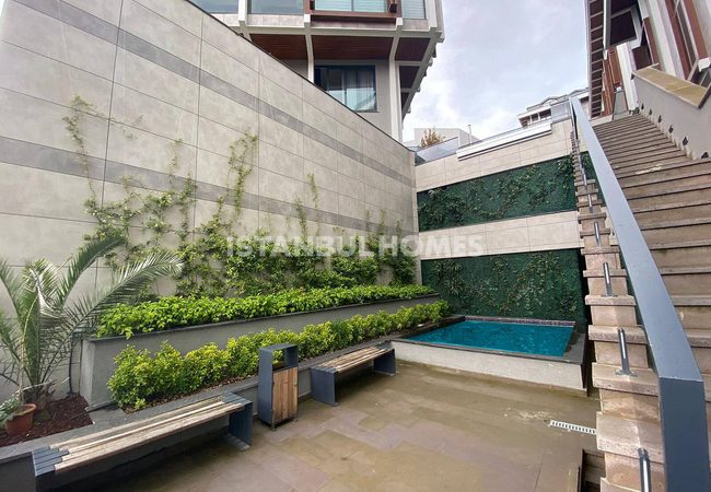 Appartements Privilégiés En Complexe Avec Piscine À Istanbul 14