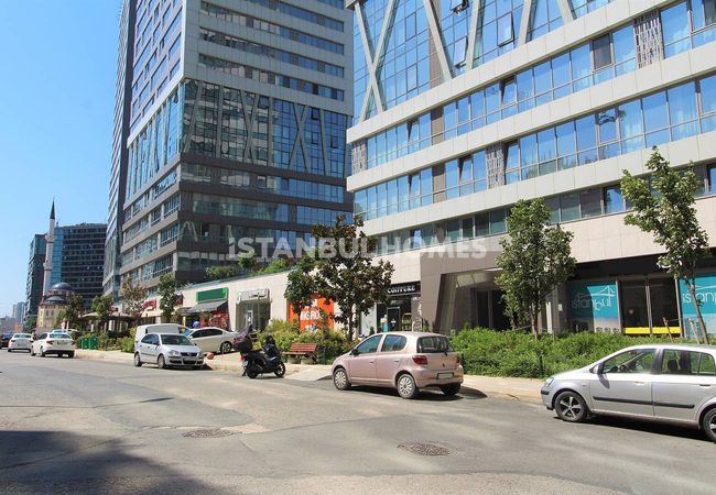 Investition Geschäfte In Einem Komplex In Kadikoy Fikirtepe 1