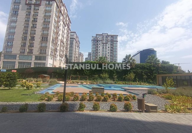 Apartments in a Complex with Swimming Pool in Istanbul 5