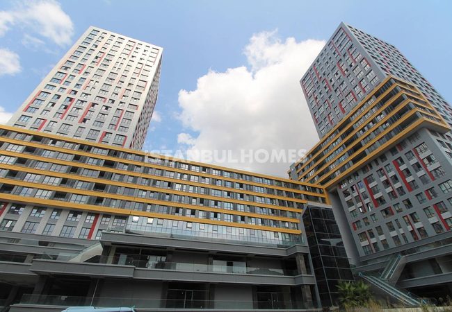 Kadıköy'de Zengin Sosyal Alanlı Sitede Denize Yakın Daireler