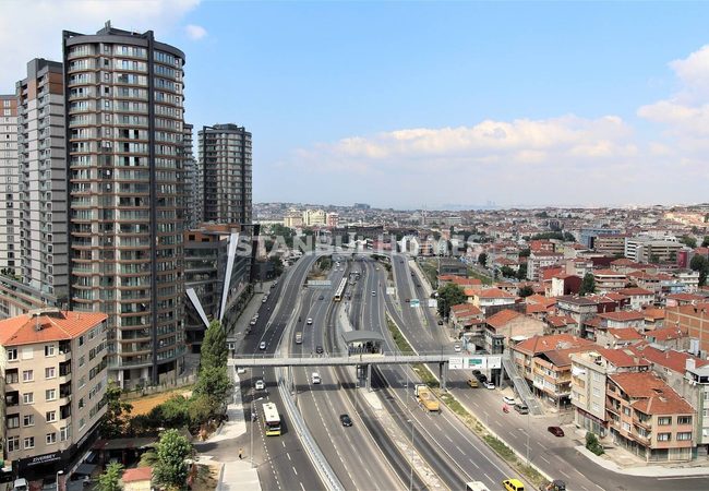Kadıköy'de Zengin Sosyal Alanlı Sitede Denize Yakın Daireler 3