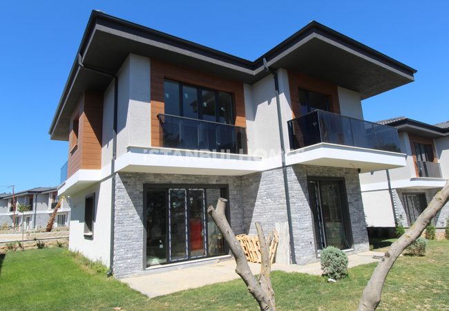 Modernes Villas Duplex Près De La Mer À Silivri 3
