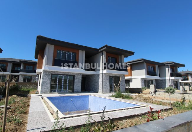 Modernes Villas Duplex Près De La Mer À Silivri 10