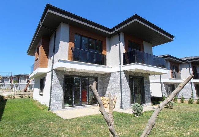Modernes Villas Duplex Près De La Mer À Silivri 2