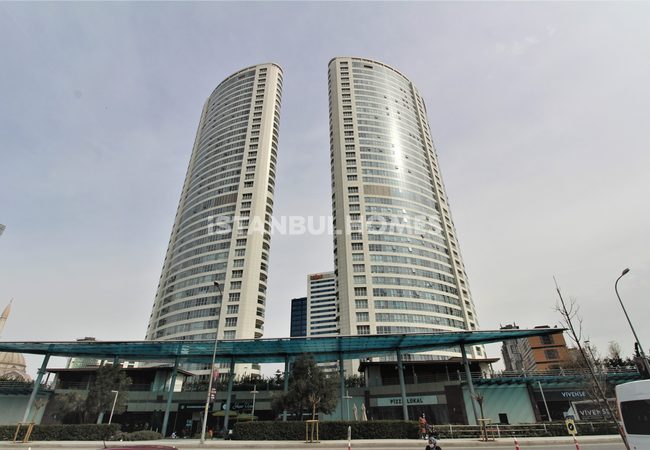 Apartment in a Complex with Rich Facilities in ümraniye 5