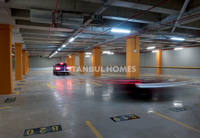 Apartment in a Complex with Rich Facilities in ümraniye 9