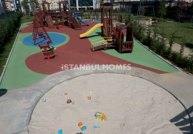 Apartment in a Complex with Rich Facilities in ümraniye 11