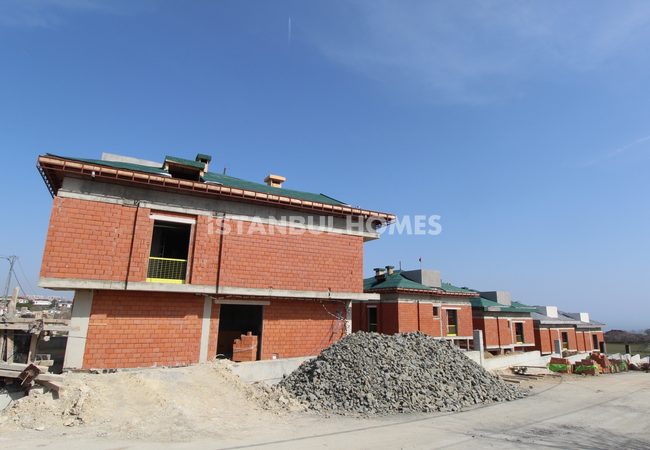 New Build Triplex Villas with Private Pool in Beylikduzu 7