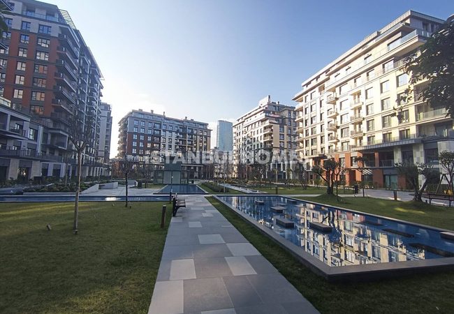 萨利耶综合楼市景公寓 9