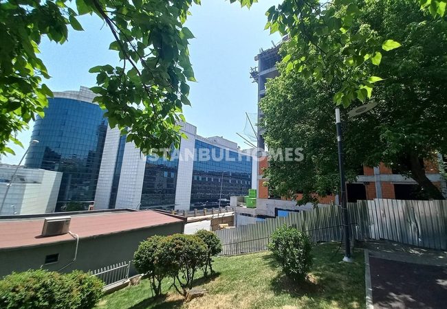 Spacious Apartments in a Secure Complex in Bahcelievler 1