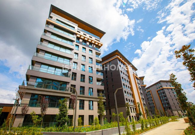 Spacious Real Estate with Forest View in Kağıthane Istanbul 4
