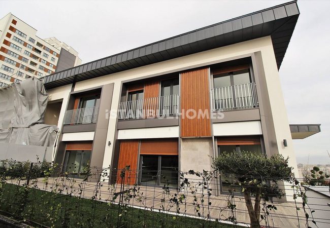 Villas with Garden and Terrace in Basaksehir Istanbul 1