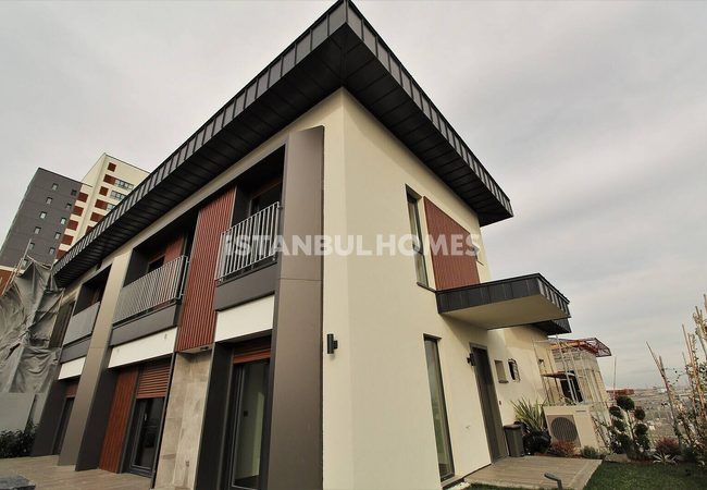 Villas with Garden and Terrace in Basaksehir Istanbul 3