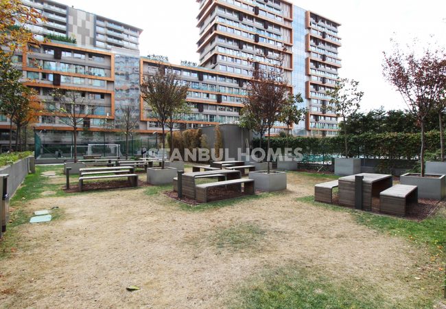 İstanbul Zeytinburnu'nda Prestijli Sitede Kullanışlı Daire 8