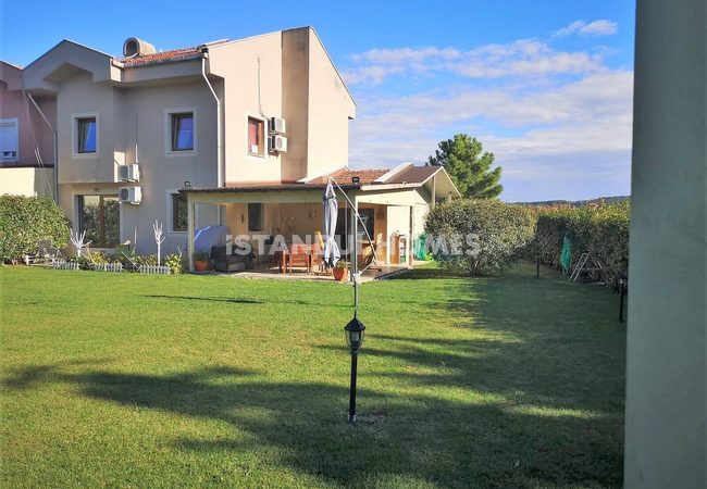 Maison Dans Un Projet Avec Piscines À Sariyer Istanbul 5