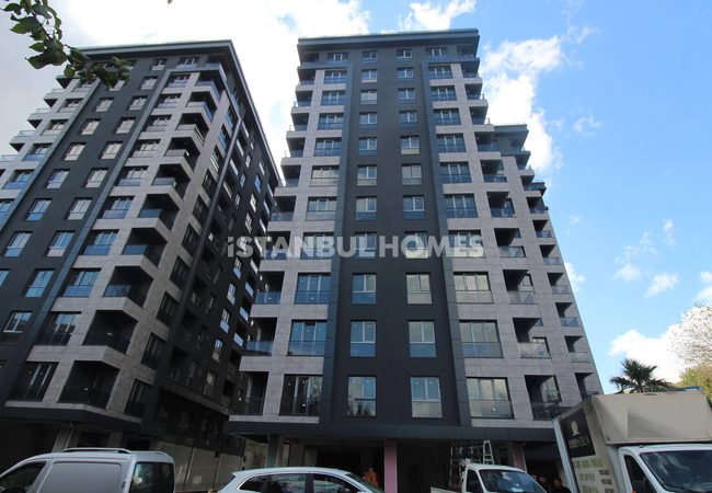 İstanbul Eyüpsultan’da Havuzlu Sitede Modern Daireler