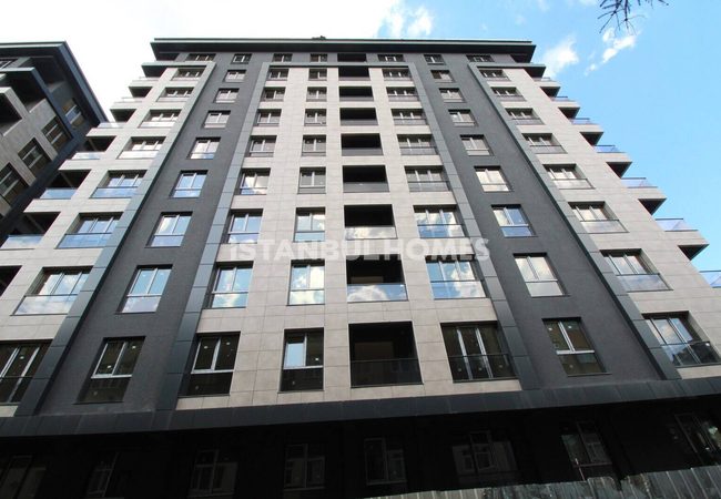 İstanbul Eyüpsultan’da Havuzlu Sitede Modern Daireler 2