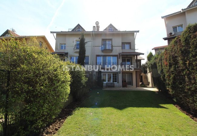 Villa Mit Waldblick In Einem Luxuskomplex In Zekeriyakoy, Istanbul 3