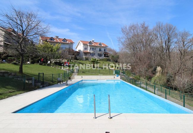 Villa Mit Waldblick In Einem Luxuskomplex In Zekeriyakoy, Istanbul