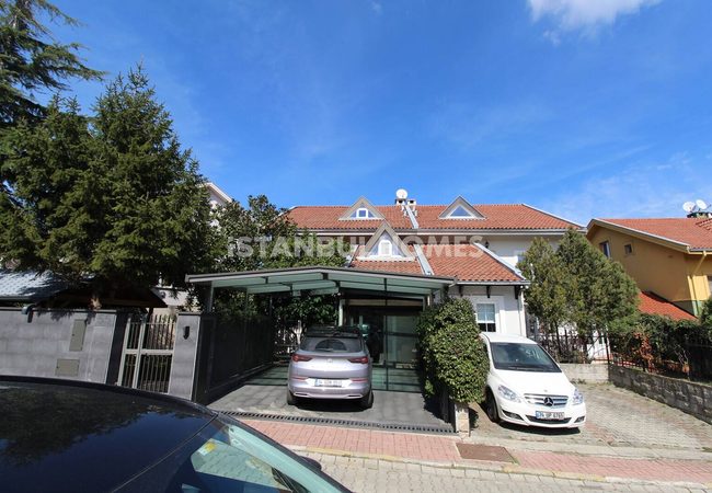 Villa Mit Waldblick In Einem Luxuskomplex In Zekeriyakoy, Istanbul 4