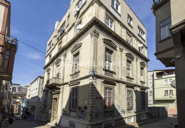 Investment Property with Sea Views in Balat Fatih 2