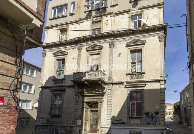 Investment Property with Sea Views in Balat Fatih 3