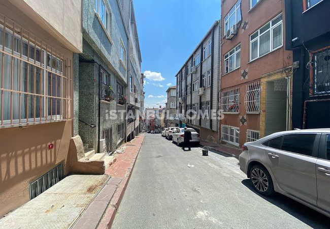 Key-ready Whole Building in Fatih 100 M From Arterial Road 4