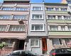 Bâtiment Avec Terrasse Près Du Métro À Istanbul Fatih