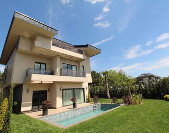 Spacious Triplex Houses Close to Sea in Istanbul Beylikduzu 2