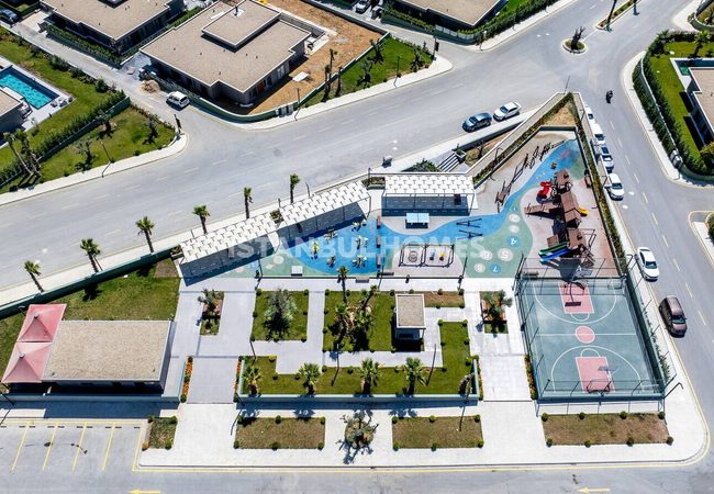 فلل أنيقة مع حمامات سباحة للبيع في بيوك شكمجة 4