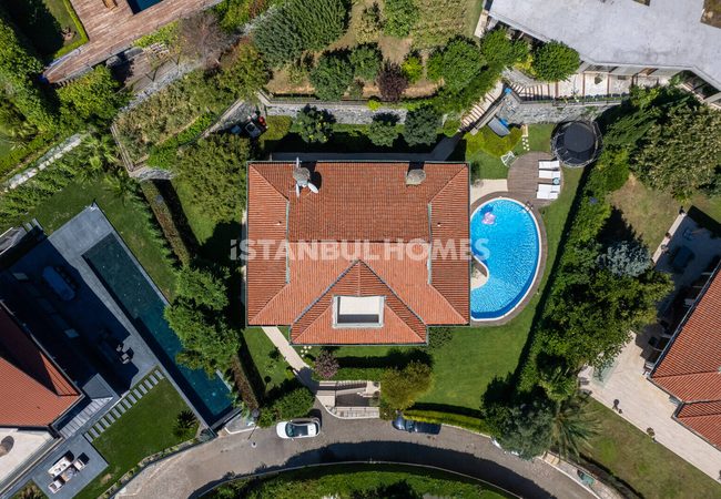 Detached Sea-view House with Pool in Istanbul Sariyer 3