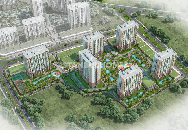 Lake View Apartments in a Complex with a Pool in Avcilar 2