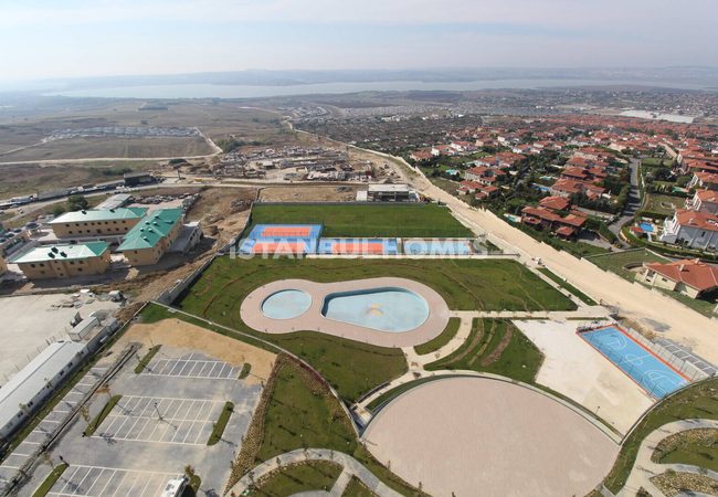 İstanbul'da Zengin Olanaklara Sahip Sitede 1+1 Daire 1
