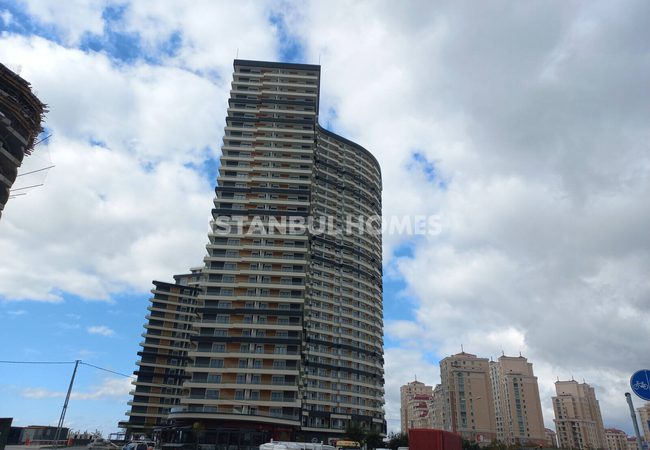 İstanbul'da Zengin Olanaklara Sahip Sitede 1+1 Daire