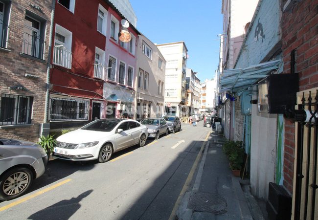 Immeuble Rénové À 600m De La Mer À Fatih 1