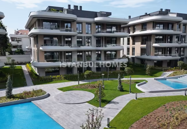 Bakırköy'de Zengin Özelliklere Sahip Sitede Satılık Şık Daireler 3