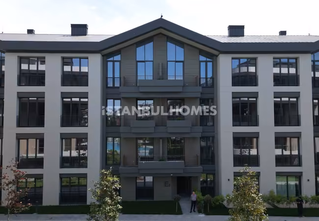 Bakırköy'de Zengin Özelliklere Sahip Sitede Satılık Şık Daireler 4