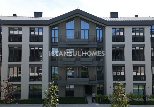 Elegant Apartments in a Richly-featued Complex in Bakirkoy 4