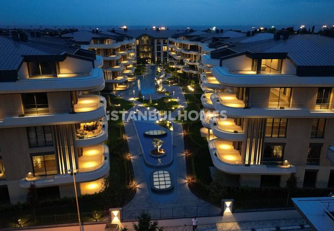 Elegant Apartments in a Richly-featued Complex in Bakirkoy 7