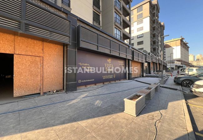 Shops in a Project Close to the Metro in Basaksehir 1
