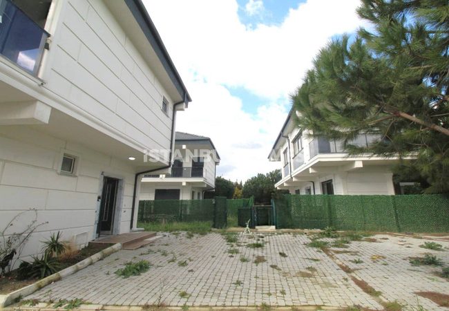 İstanbul Silivri’de Özel Havuzlu Müstakil Villalar 3