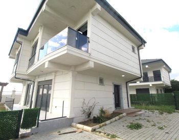İstanbul Silivri’de Özel Havuzlu Müstakil Villalar 1